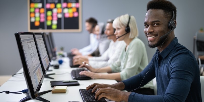 Live chat support and instant assistance